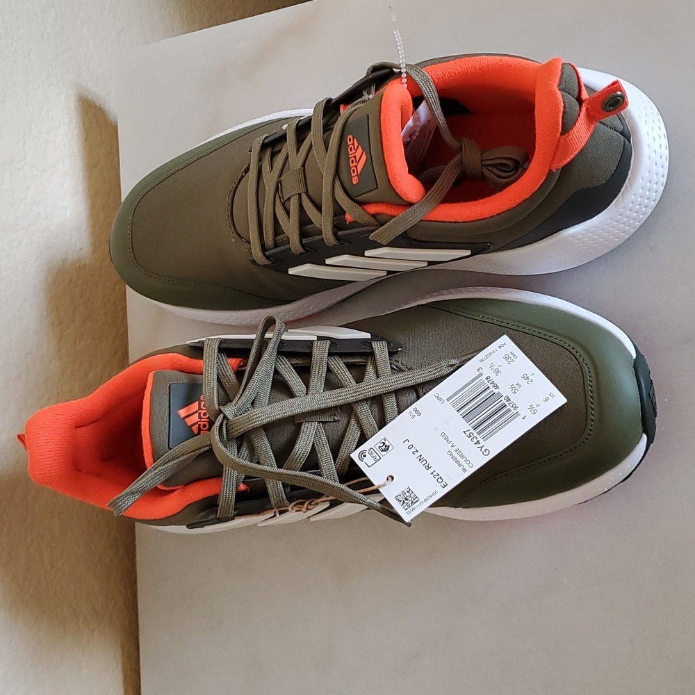 NWOB Women's Adidas EQ21 Run 2.0J size 6 - Picture 6 of 17